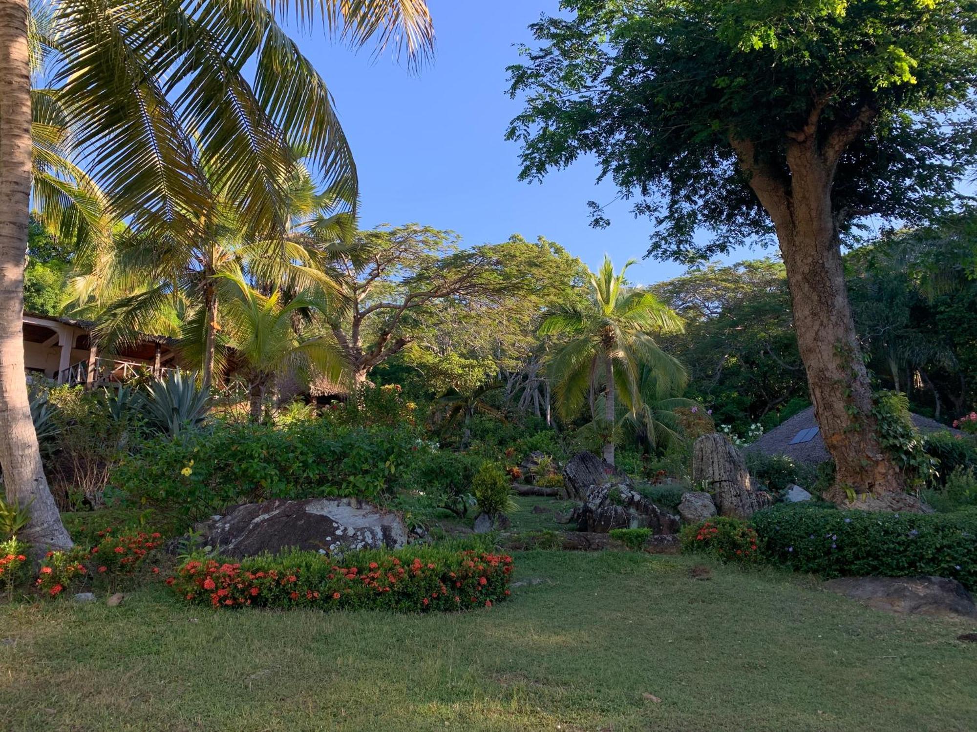 Les Jardins D'Ankify Bed & Breakfast Andimaka Bagian luar foto