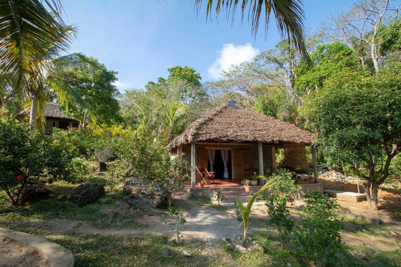 Les Jardins D'Ankify Bed & Breakfast Andimaka Bagian luar foto